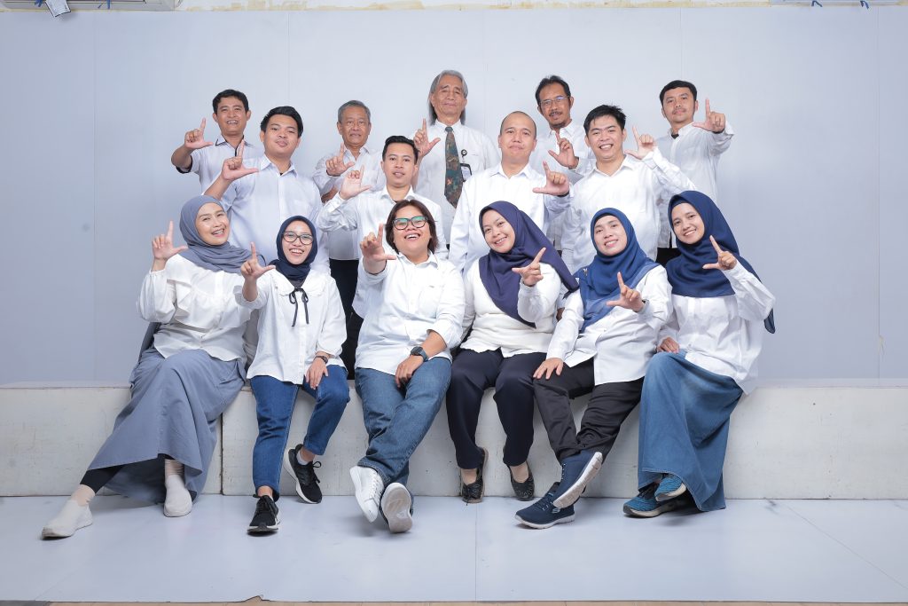 Lecturers and Staffs (13)