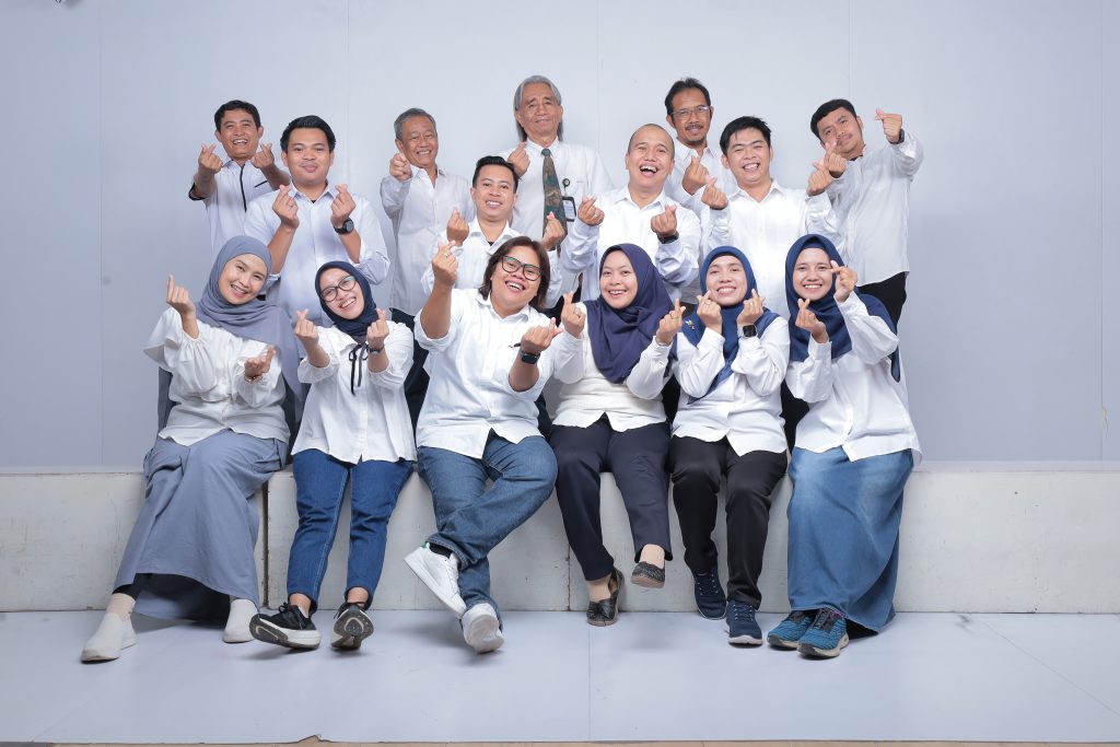 Lecturers and Staffs (19)