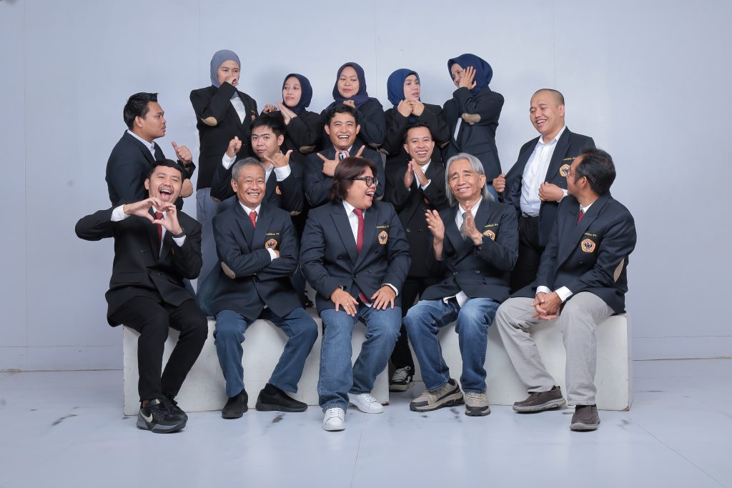 Lecturers and Staffs (30)
