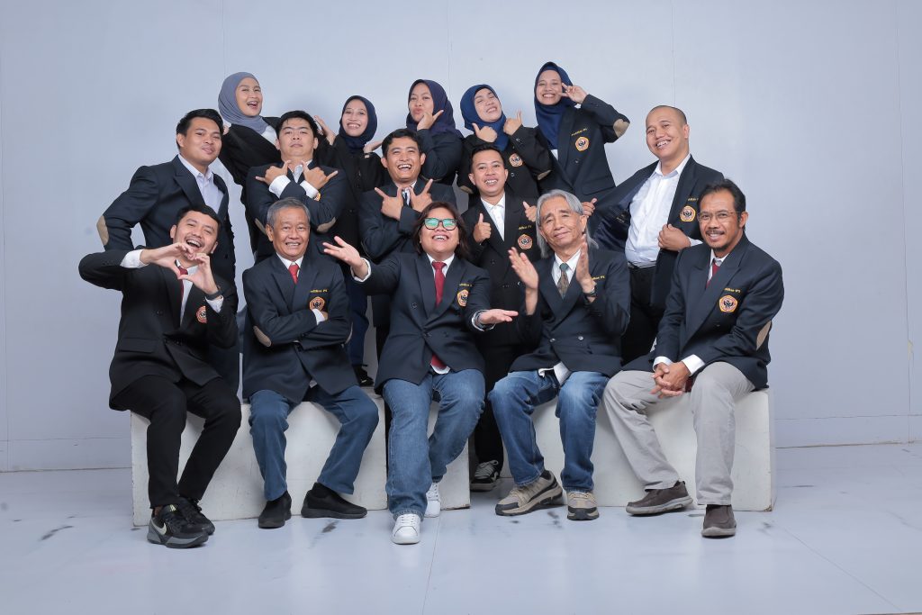 Lecturers and Staffs (31)