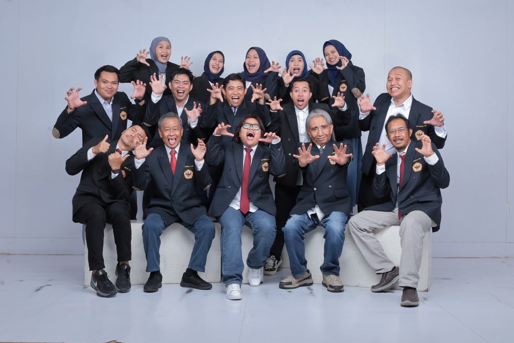 Lecturers and Staffs (35)