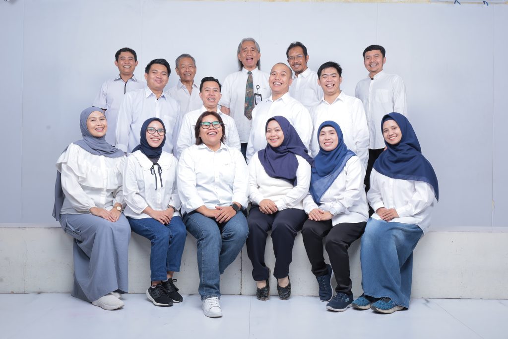 Lecturers and Staffs (4)